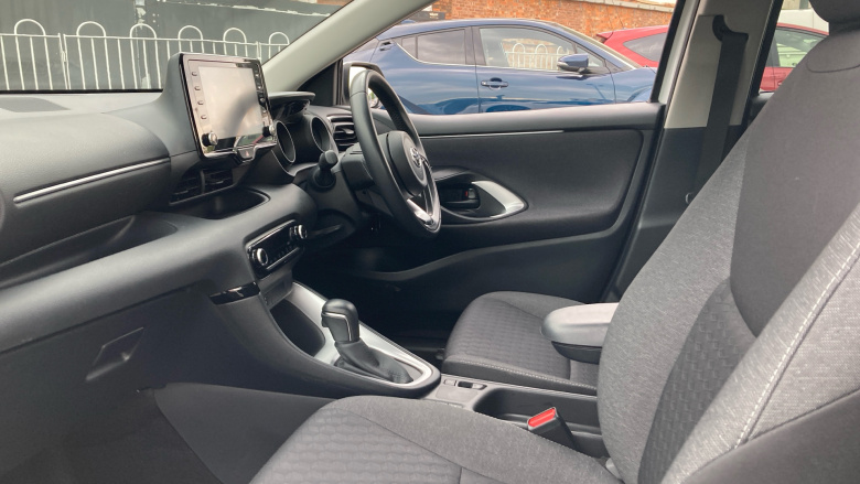 Toyota Yaris 1.5 Hybrid Design 5dr CVT Hybrid Hatchback